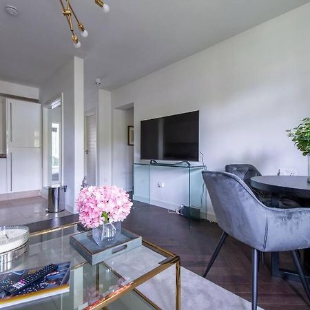 2 Bedroom Modern Urban Sanctuary 1Cc - Cherrydeal Лондон Екстериор снимка