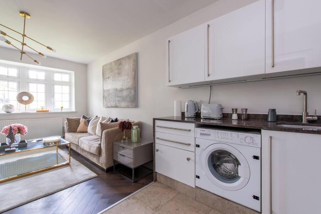 2 Bedroom Modern Urban Sanctuary 1Cc - Cherrydeal Лондон Екстериор снимка