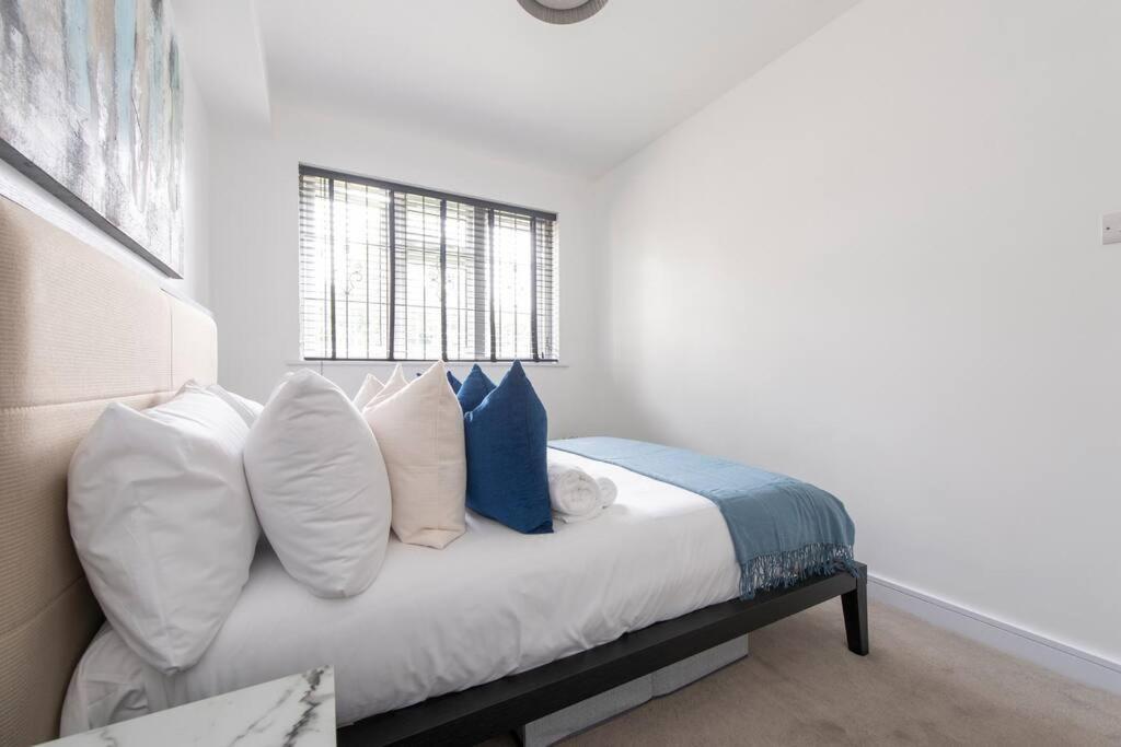 2 Bedroom Modern Urban Sanctuary 1Cc - Cherrydeal Лондон Екстериор снимка